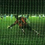 10 MEN STAGE FIGHTBACK