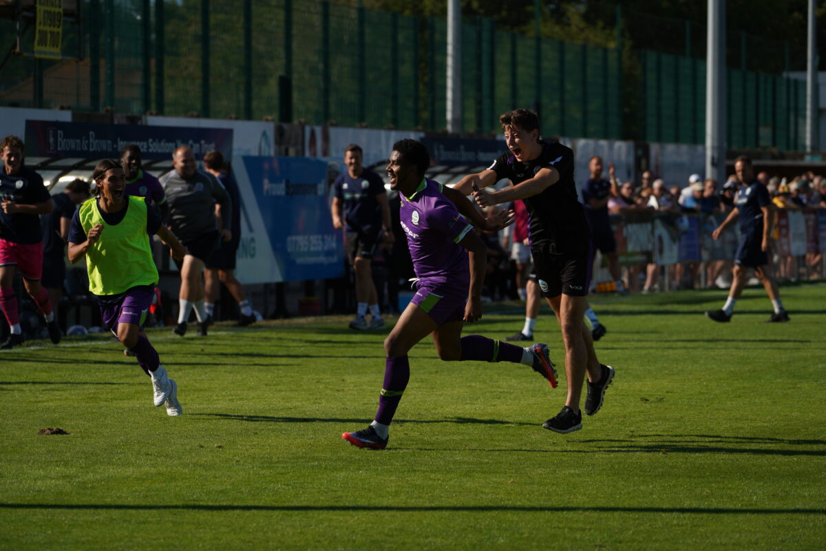 Report: Weston-super-Mare 2-3 Dover Athletic